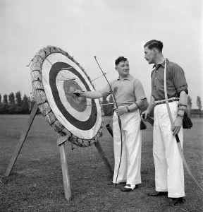 Recreational Sport Images Stampe: Target Practice