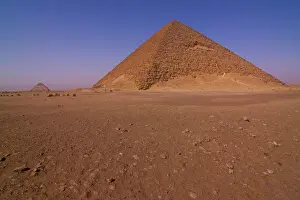 Stampe di Visuale della Piramide Rossa a Dahshur necropoli vicino al Cairo, Egitto Egitto Stampe: La Piramide Rossa.