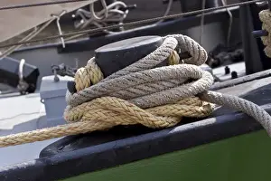 Daytime Exterior Photography Stampe: Ropes