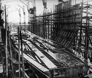 Stampe di Circa 1911: la struttura inferiore e di mezzo della nave da crociera Cunard Aquitania durante la costruzione presso il cantiere navale John Brown and Companys Clydebank Talpidae Stampe: Nave Fantasma di Osso