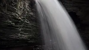 Long Exposure Waterfall Photos Stampe: Waterfall close up