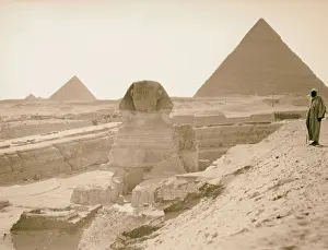 Pyramids Of Egypt Stampe: Sphinx pyramids front view two pyramids background