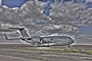 High Dynamic Range Photography Stampe: High dynamic range image of a C-17 Globemaster as it was unloading