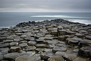 Coastal Rock Formations UK Stampe: Basalt hexagonal rocks at the Giant's Causeway