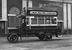 Black And White Bus Photos Stampe: 1908 Commer bus. Creator: Unknown
