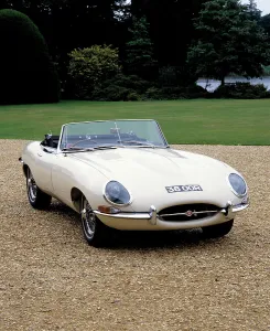 Retro Convertible Cars Stampe: 1962 Jaguar E type