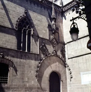 Ornate Window Details Stampe: 2686355