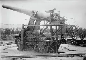 US Army History Stampe: Aiming 14 gun -- Sandy Hook, between c1910 and c1915. Creator: Bain News Service