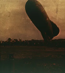 Monochrome War Images Stampe: Barrage balloon, c1914-c1918