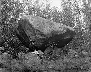 American Mountain Landscapes Stampe: Bartlett Boulder, Upper Bartlett, White Mountains, c1900. Creator: Unknown