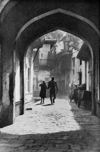 Stampe di Il bazaar di Lucknow, India, c1930. Una stampa da Countries of the World, a cura di JA Hammerton, volume IV, The Fleetway House, c1930 Lucknow Stampe: Il bazar di Lucknow, India, c1930s.