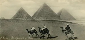 Archaeological Sites In Africa Stampe: Cairo: The Pyramids of Gizeh, c1918-c1939. Creator: Unknown