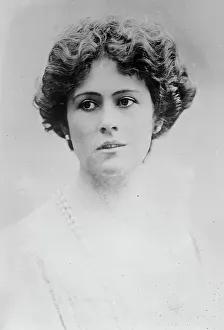 Aristocrat Portrait Stampe: Duchess of Sutherland, between c1910 and c1915. Creator: Bain News Service