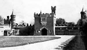 County Down Landmarks Stampe: Killyleagh Castle courtyard, Killyleagh, County Down, Northern Island, early 20th century