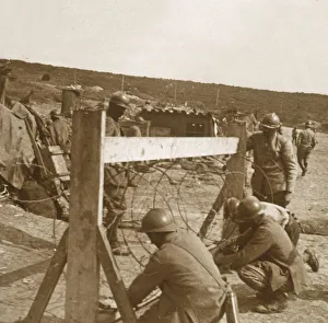 WWI Trench Warfare Images Stampe: Making barbed wire, c1914-c1918