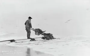 Black And White Mining Images Stampe: Mining on beach, between c1900 and c1930. Creator: Unknown