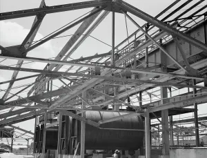 Farm Security Administration FSA Stampe: Naval stores processing plant under construction