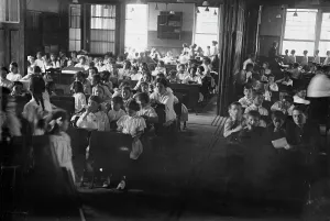 Vintage Education Images Stampe: N.Y. schools opening, between c1910 and c1915. Creator: Bain News Service