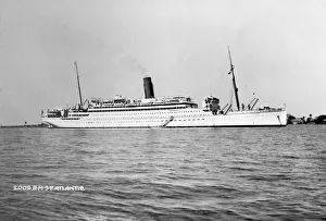 Stampe di RMS Atlantis, c1929-c1952. In precedenza una nave da linea chiamata Andes, l'Atlantis fu convertita in una nave da crociera e ribattezzata dalla Royal Mail Steam Packet Company nel 1929 Immagini datate 2010 agosto: RMS Atlantis, c1929-c1952