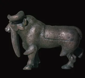Stampe di Un bisonte di rame solido sumero, trovato vicino al lago Van in Turchia, dalla collezione del British Museum Lago Stampe: Bison di rame solido sumero.