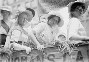 Suffrage Movement Images Stampe: Suffrage Straw Ride, between c1910 and c1915. Creator: Bain News Service