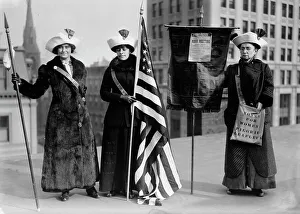 Suffragette con bandiera, tra c1910 e c1915. Creatore: Bain News Service