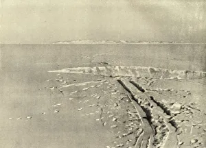 Ernest Shackleton Stampe: A Typical Crevasse on Level Surface, c1908, (1909)