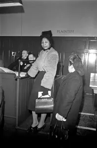 Principessa africana Alessandria Dinizulu, Tribunale del Rento. Febbraio 1947 O6734-001