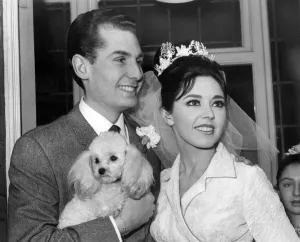 La cantante Susan Maughan era sposata con lesecutore pubblicitario di Londra signor.