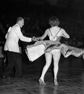 Campionato di Jive al salone da ballo di Haringey a Londra, giugno 1956 Concorso di danza.