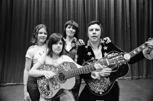 Il rockstar Marty Wilde è attualmente in tour nazionale sold out nel Regno Unito.
