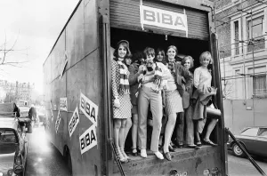 Kensington High Street History Stampe: The Biba Boutique in West London. Kensington High Street area Young ladies