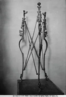 Stampe di Base in bronzo di un tripode di eta ellenistica conservata presso il Museo di Antichita, Musei Reali, Torino Epoca Ellenistica Stampe: Tripode di eta ellenistica in bronzo Print