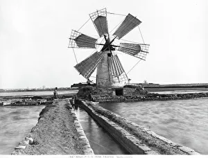 Rural Italian Architecture Stampe: A windmill in Trapani