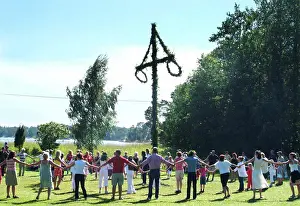 Stampe di Ballare intorno a un palo Maggio Stampe: Ballare intorno a un palo.