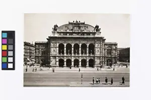 Stampe di St, Opera Ring - Stato Opera - Facciata principale, Bruno Reiffenstein -, fotografo Settembre Stampe: 'St, Opera Ring - Stato Opera - Facciata principale, Bruno Reiffenstein -, fotografo'.