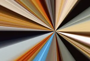 Opere D'arte Astratte Colorate Stampe: Fondo astratto di raggi colorati che convergono in un punto.