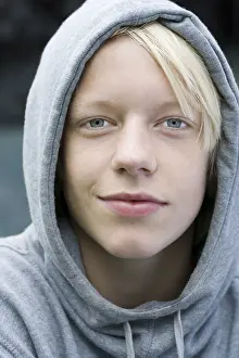 Boy Looking At Camera Stampe: Adolescence