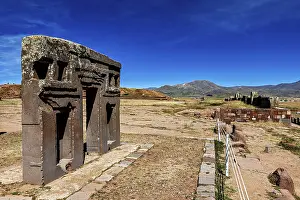 Latin America Mountain Scenery Stampe: Ancient stone structures in a vast