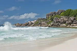 Uninhabited Rocky Shoreline Stampe: Anse Source dArgent Beach