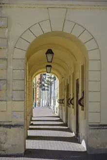 Round Arches Europe Stampe: Arcade on the main square, Tvrđa