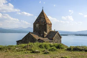 Stampe di Chiesa ortodossa armena Sevanavank sopra il lago di Sevan, lago di Sevan, Armenia Lago Sevan Stampe: Chiesa ortodossa armena di Sevanavank sopra il lago di Sevan.