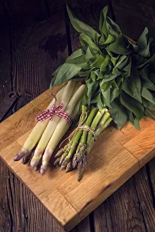 Deserted Garden Asparagus Stampe: Asparagus bundle