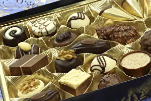 Empty Grocery Aisle Stampe: Assortment of chocolates in a box