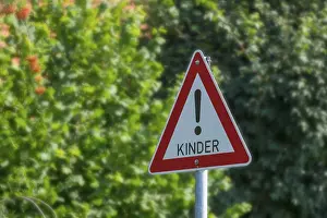 Deserted Road Sign Stampe: Attention