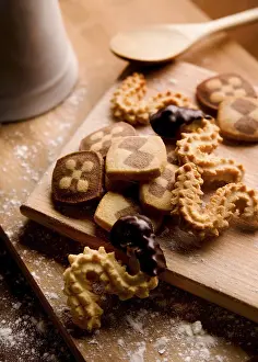 Kitchen Still Life Stampe: Baking biscuits, board with various biscuits in kitchen