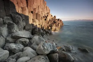 Columnar Basalt Stampe: Basalt columns, columnar basalt