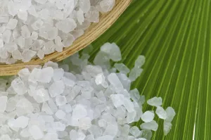 Deserted Bathroom Scene Stampe: Bath salt and palm leaf