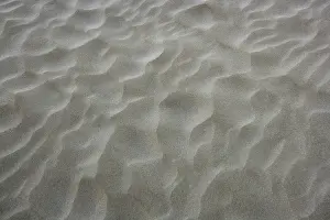 Empty Beachfront Scene Stampe: Beach sand waves warm texture pattern background