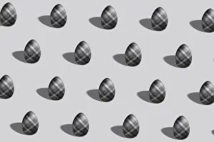 Opere D'arte Astratte Colorate Stampe: Uovo di Pasqua in disegno nero e argento fatto.